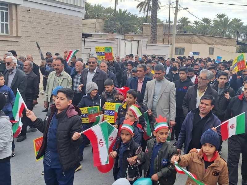 گزارش تصویری/  جلوه هایی از حضور مردم شهر خاوران در راهپیمایی ۲۲ بهمن ۱۴۰۲