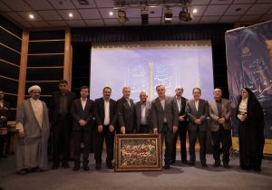 تقدیر رئیس دانشگاه پیامنور از خیر نیکاندیش خاورانی